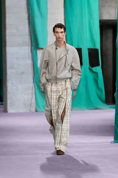 Look 13